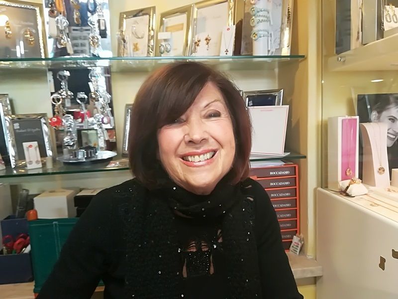 La gioielliera di S.Avendrace: “Penalizzati da pochi parcheggi e grande distribuzione”