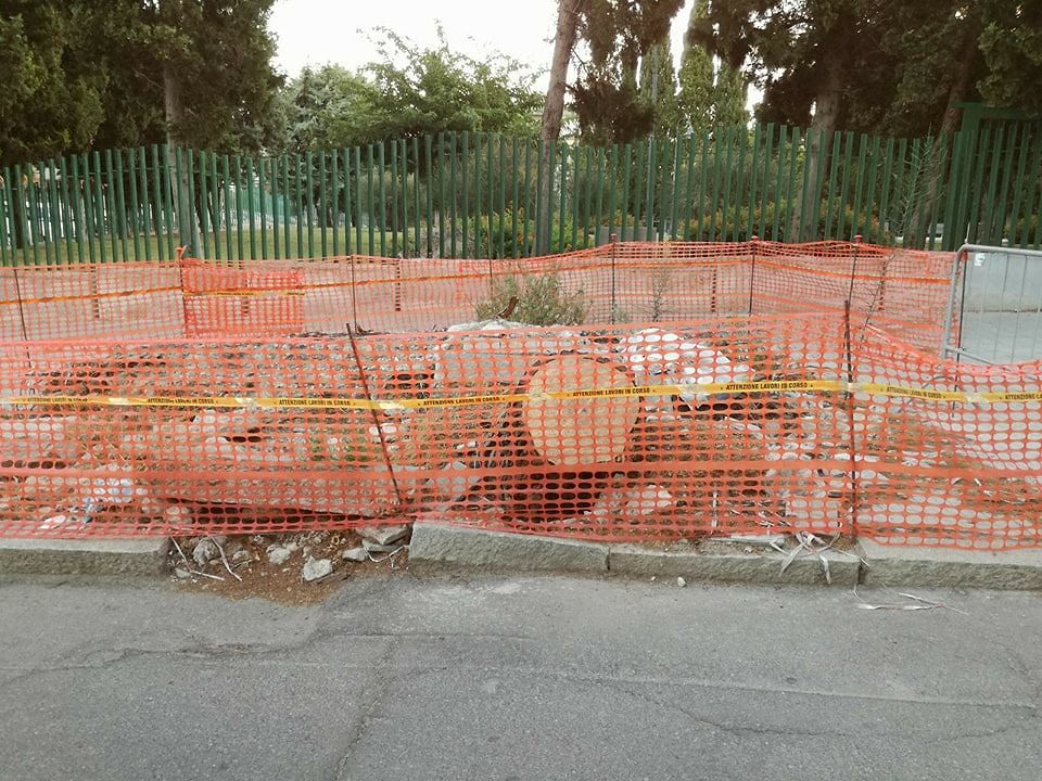 Monte Urpinu, alberi crollati e cantieri: marciapiedi off limits