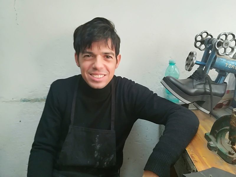 Ignazio,ciabattino a S.Michele:“Mestiere antistorico?Basta saper calzare il presente”