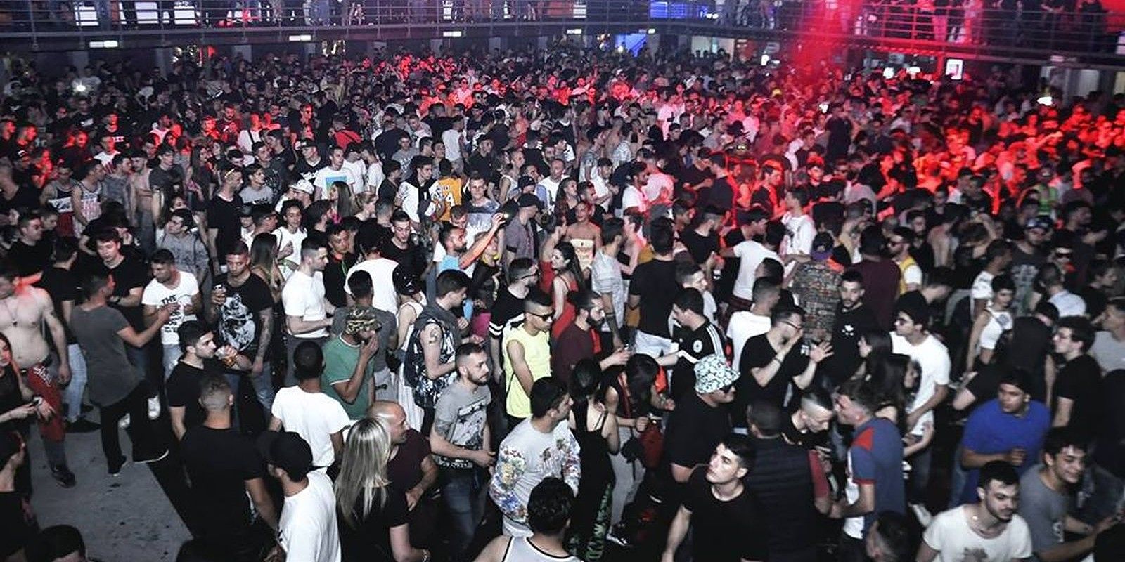 Ragazza diabetica respinta in discoteca, per due bustine di zucchero