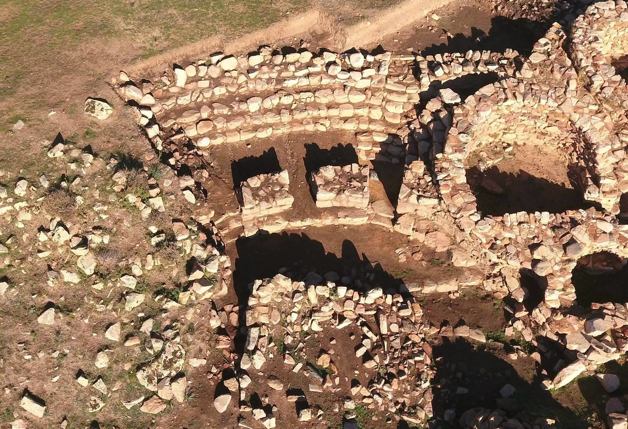 La nuova grande scoperta sulla Sardegna nuragica: i segreti nel nuovo anfiteatro (VIDEO)