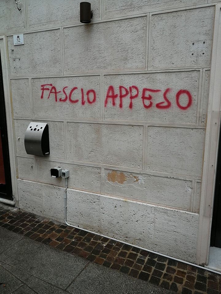 Cagliari, scritte contro i fascisti. La destra: Zedda li denunci in Procura