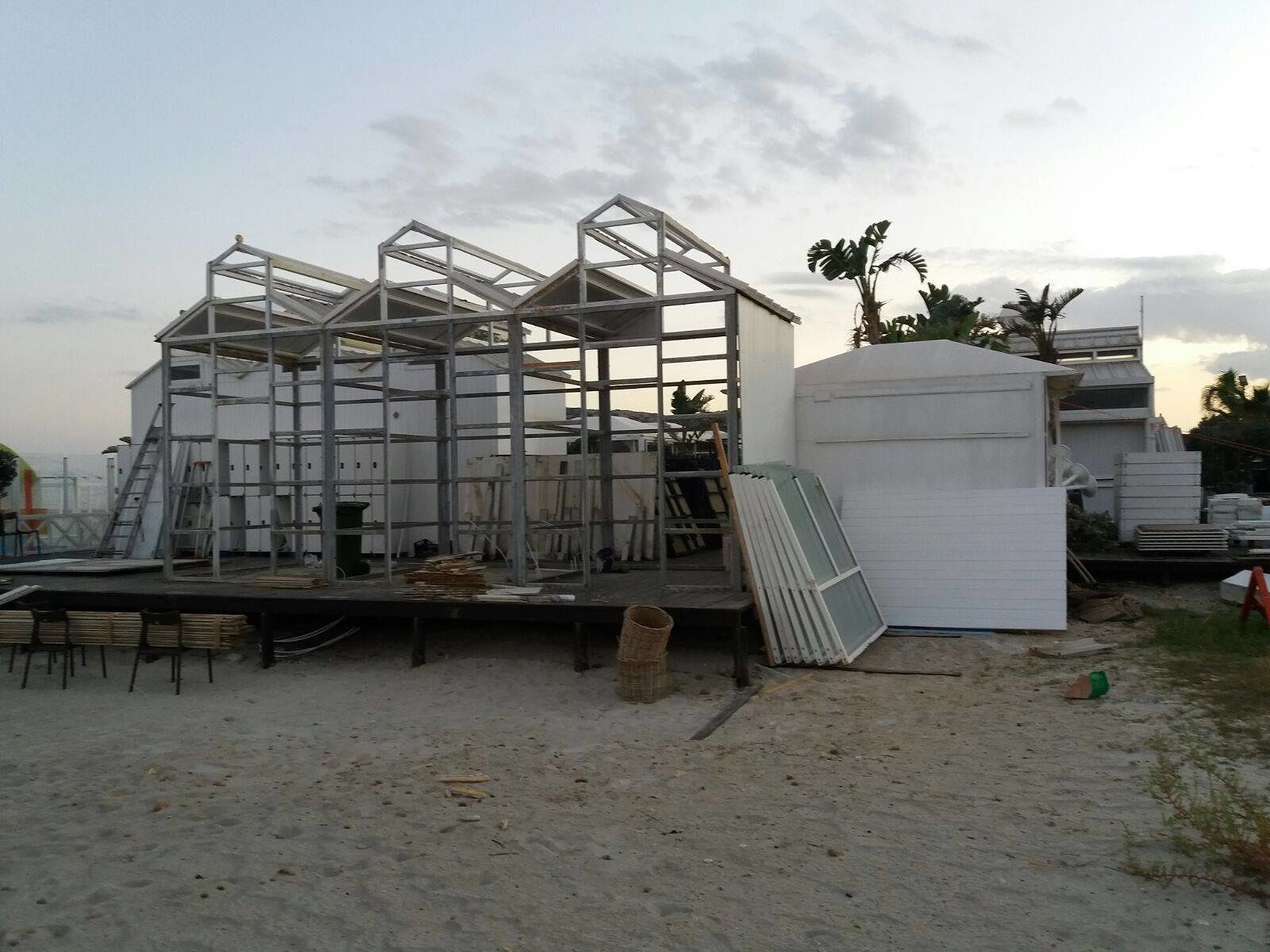 C’era una volta l’Emerson: demolizione sotto gli occhi dei cagliaritani