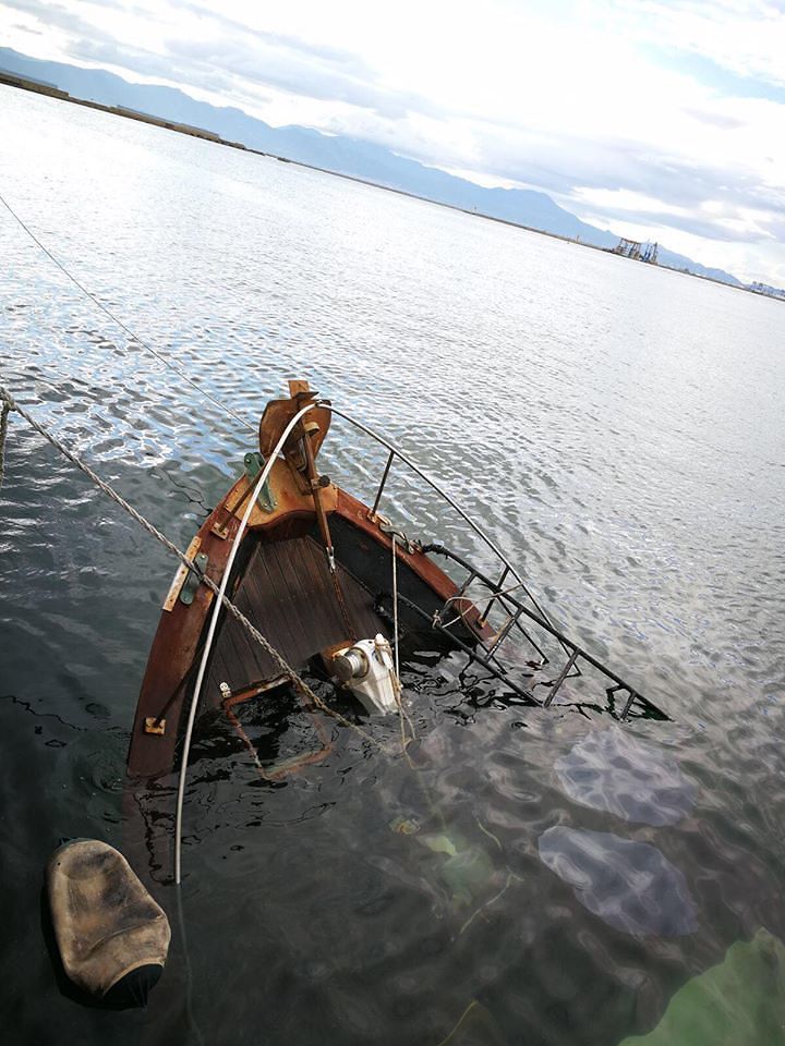 Attila colpisce a Cagliari: al molo di Su Siccu affonda un battello che inquina