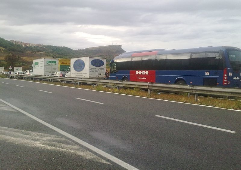 Monastir, auto contromano sulla 131: gravissimo dopo lo schianto