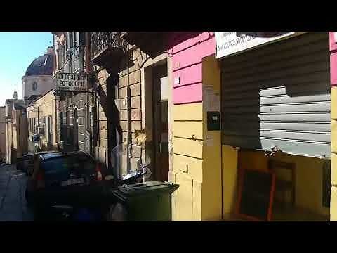 In fuga da Stampace, addio ai negozi storici nel rione diventato un “maxi parcheggio”