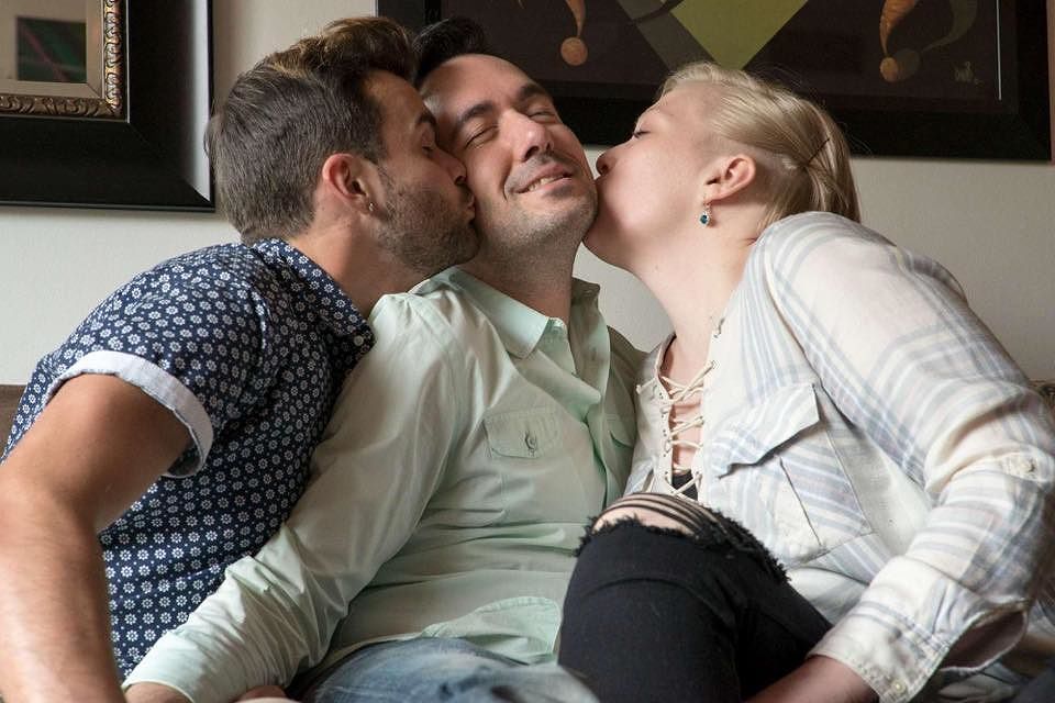 “Coppia gay si fidanza con una donna? Presto ne leggeremo delle belle”