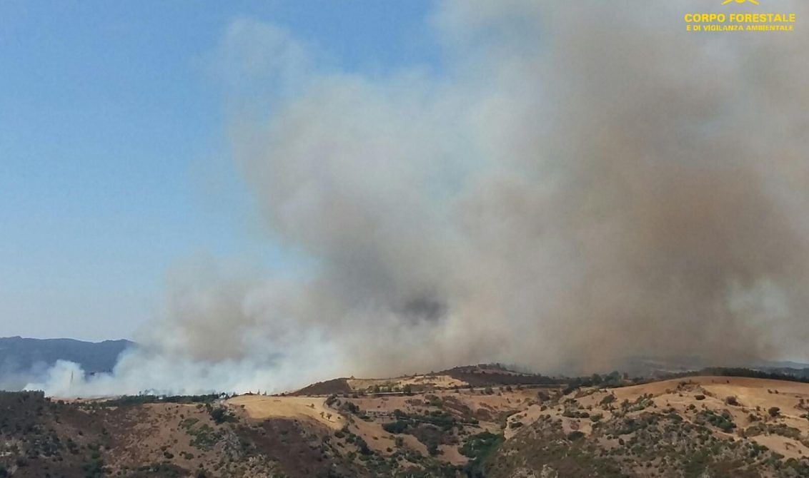Svolta a Sadali, individuato il piromane seriale? Pm e forestale indagano