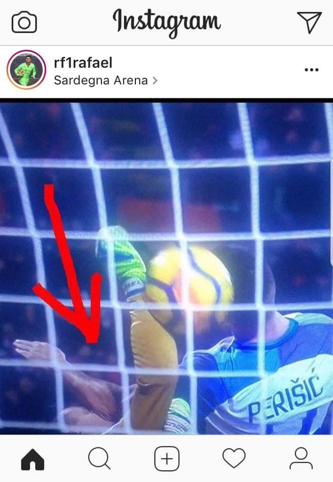 Cagliari-Inter, Perisic atterra Rafael ma per arbitro e Var è tutto regolare