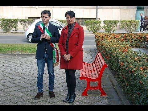 C’è una panchina rossa a Cagliari: un simbolo per riflettere sulla violenza sulle donne