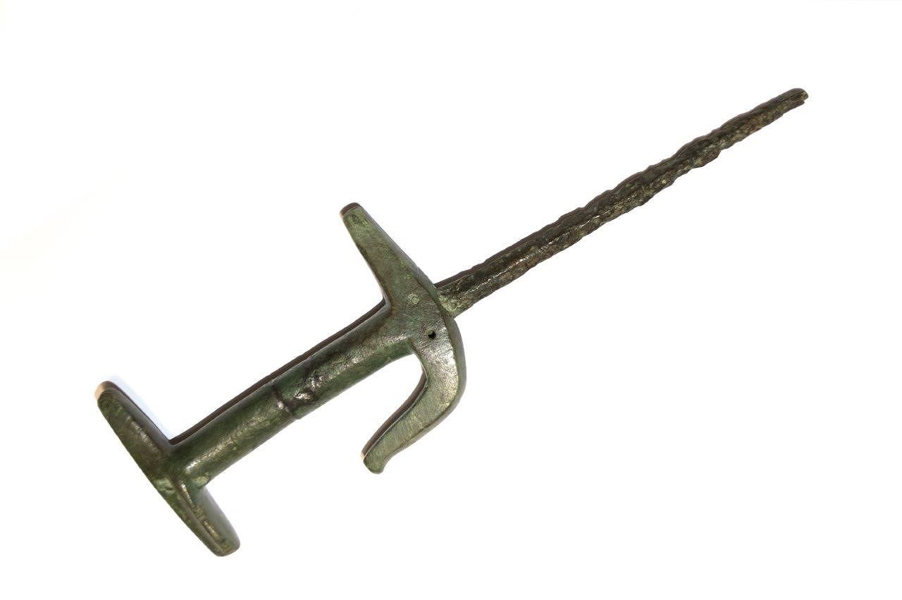 Il pugnale ad elsa gammata nella civiltà nuragica