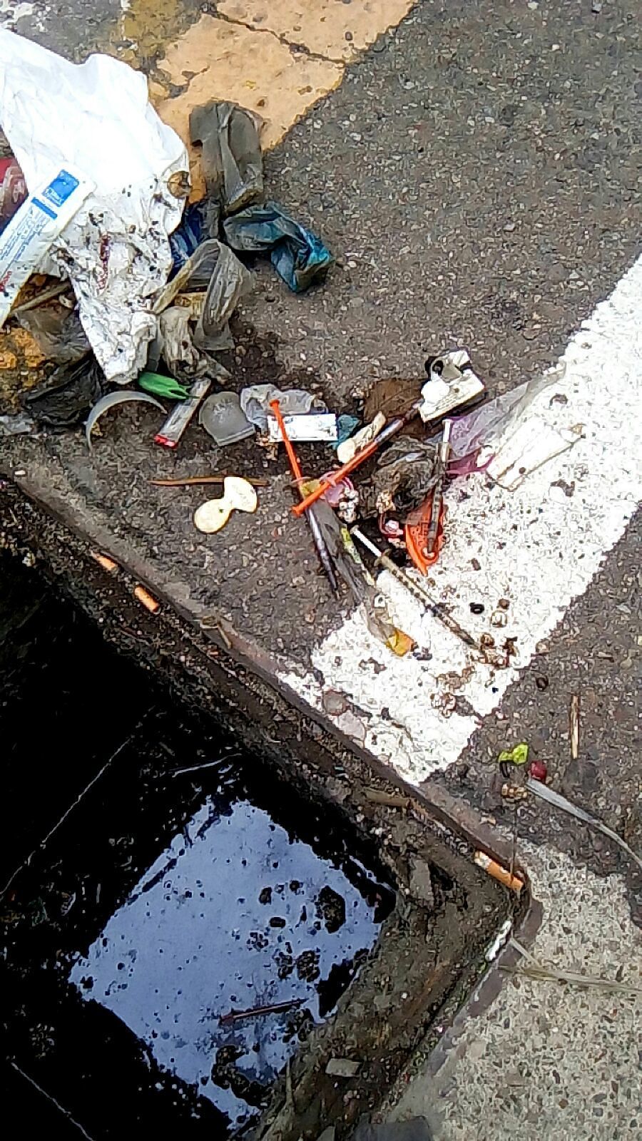 Is Mirrionis, siringhe sul marciapiede: “Abbiamo paura per i nostri figli”