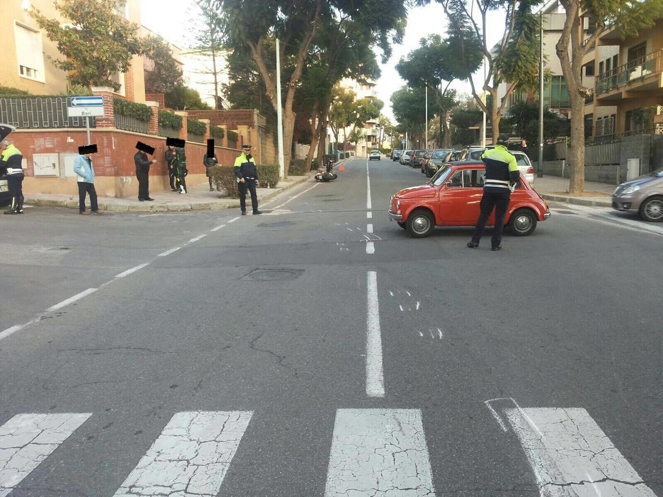 Cagliari, 500 brucia precedenza e centra una moto: centauro all’ospedale