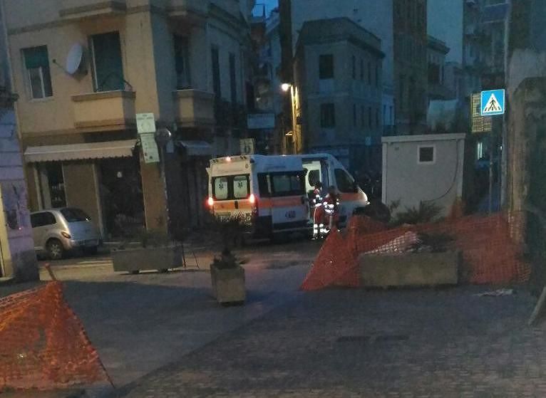 Cagliari, Corso “tappato” dai lavori: residente si sente male, ambulanze bloccate