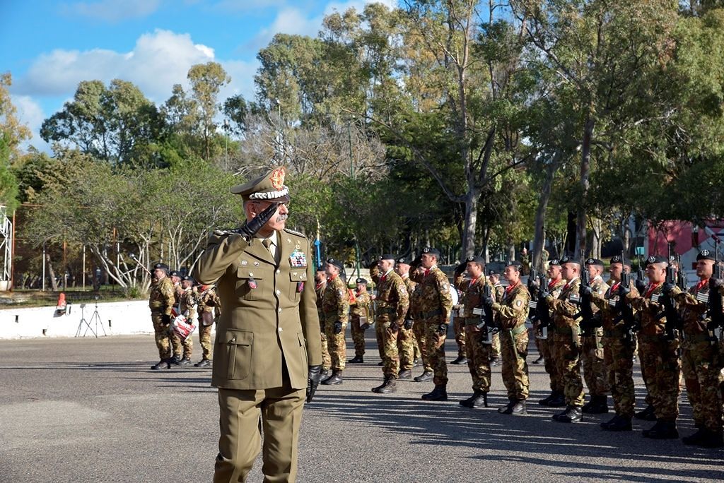 La Brigata Sassari parte in Iraq, emozionante saluto ai sassarini