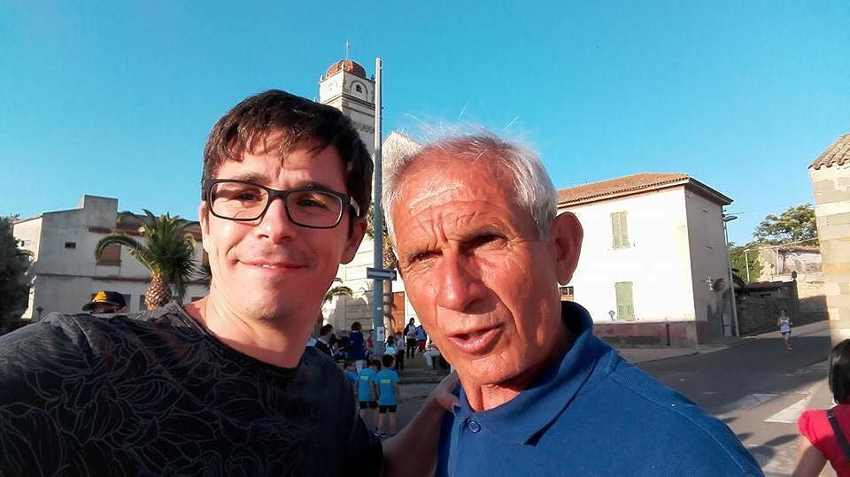 Sardegna, il sindaco si commuove per la pensione dell’operaio: “Grazie, Super Tonino”