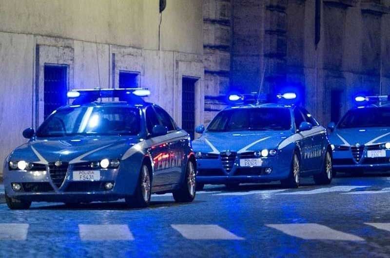 Blitz della polizia: sequestrati negozi, appartamenti e auto a due cagliaritani