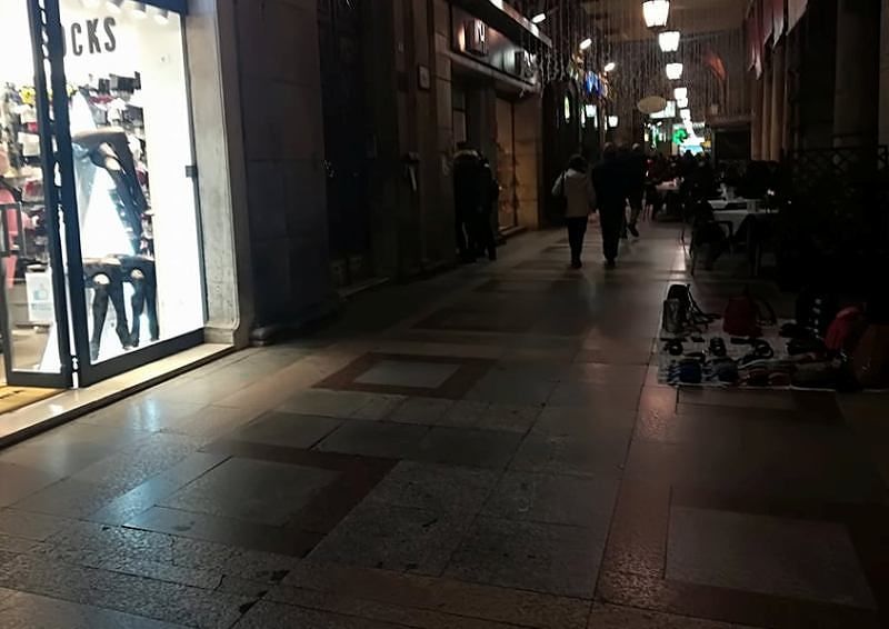 Abusivi a Cagliari: “Zedda chiude gli occhi e se ne frega dei commercianti onesti”