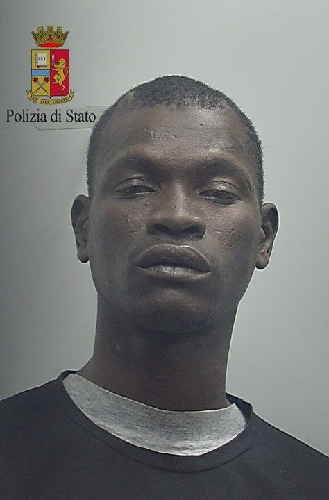 Ruba un telefonino, arrestato pregiudicato: è un 27enne del Mali