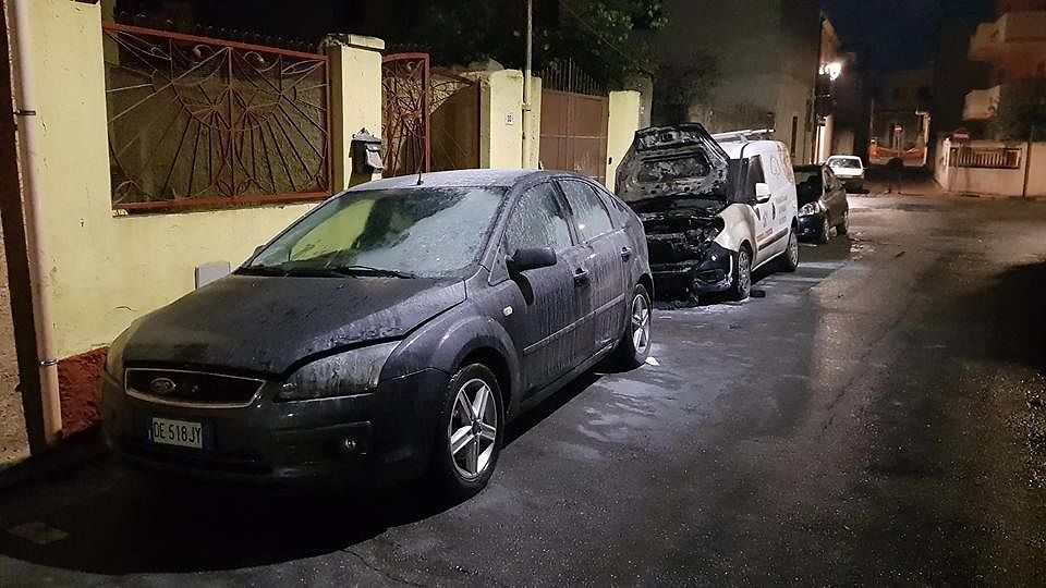 Roghi di auto a Cagliari: chi subisce può decodificare l’avvertimento