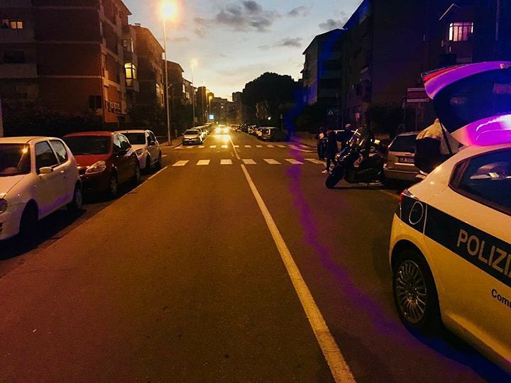 Incidente a Cagliari, auto contro moto: ferito un centauro