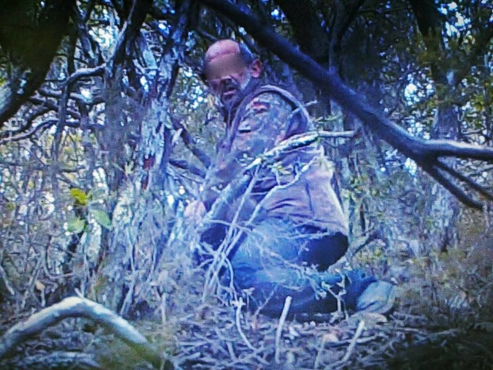 “Sardegna, guardate lo spietato bracconiere colto in flagrante con una volpe uccisa”