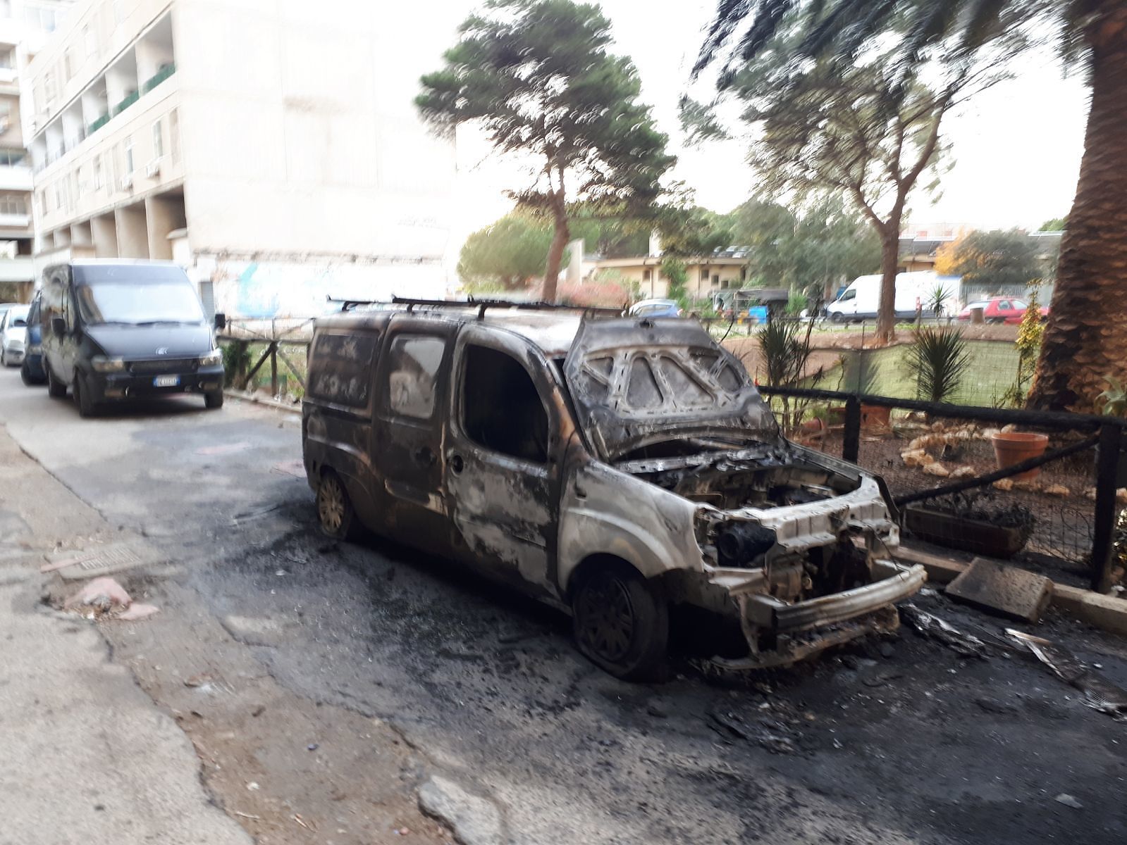 Giallo a Sant’Elia, in fiamme auto e furgone del presidente Billo Vistosu