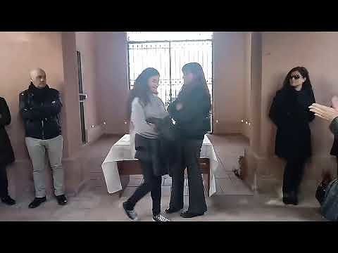 Capoterra, le lacrime della figlia al funerale di Jalel: “Papà, ci hai donato il tuo sorriso” (VIDEO)