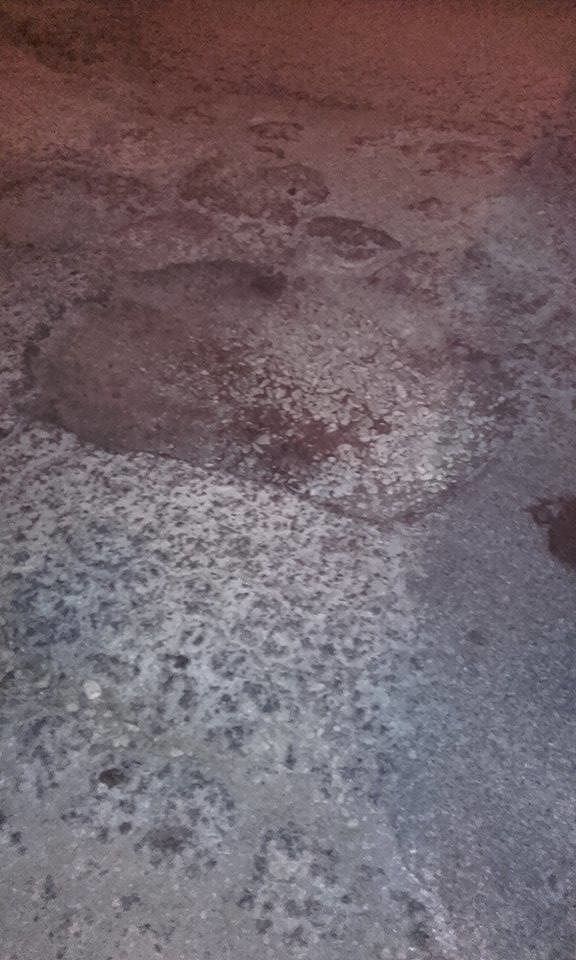 Buche, anzi no, voragini: a Quartu asfalto gruviera in via Danimarca