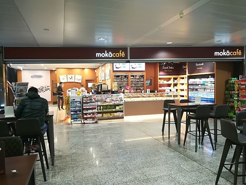 A Elmas passeggeri bloccati e senza cena? “Falso, gli abbiamo offerto degli snack”