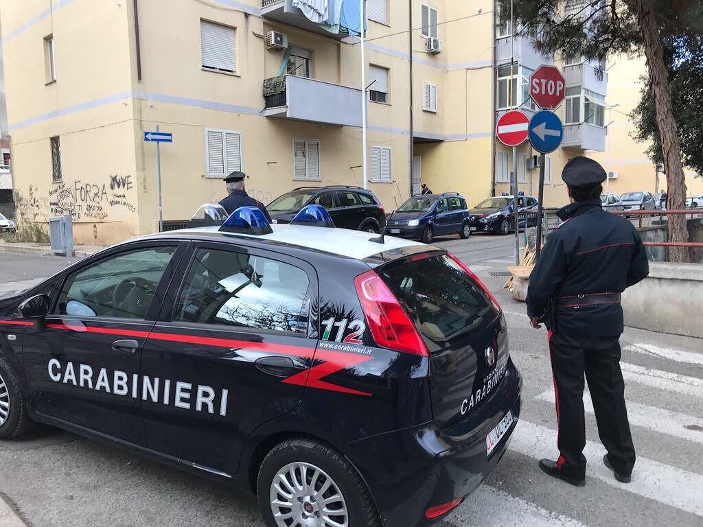 Controlli antidroga dei carabinieri a Sant’Elia e Is Mirrionis: decine le persone fermate