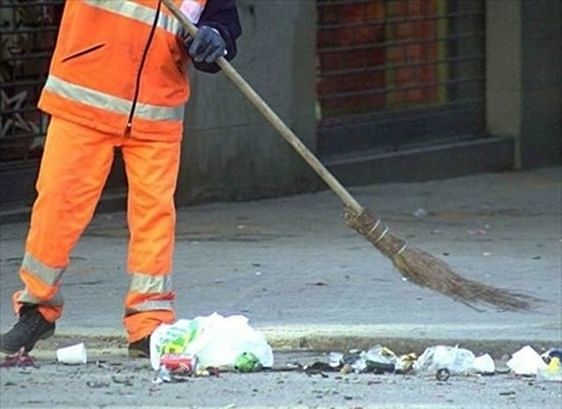“Cagliari è sporca”, appello a Zedda: “Serve lo spazzino di quartiere”