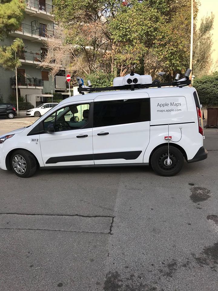 Cagliari, ecco l’auto di Apple Maps pronta al click in via Ancona