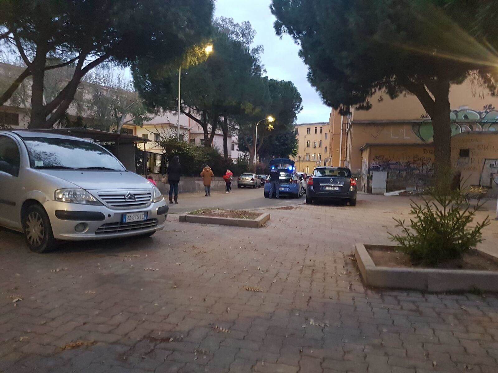 Giallo a San Michele, cade dal terzo piano: grave una ragazza di 19 anni