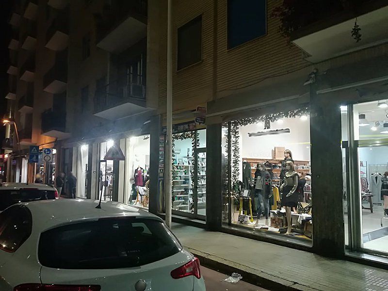 Via Campania, mega multe per saldi fuori stagione