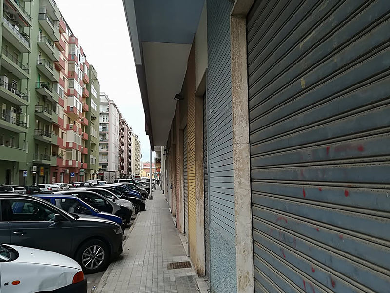 Alla Fonsarda chiudono anche i negozi nuovi: 2 mesi e poi è già crac