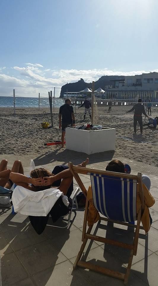 Arriva l’inverno, ma a Cagliari si va ancora al mare: è una città magica