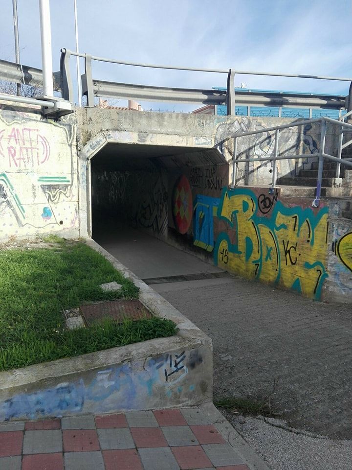 Via Cavallino, sottopasso buio e allagato: residenti infuriati