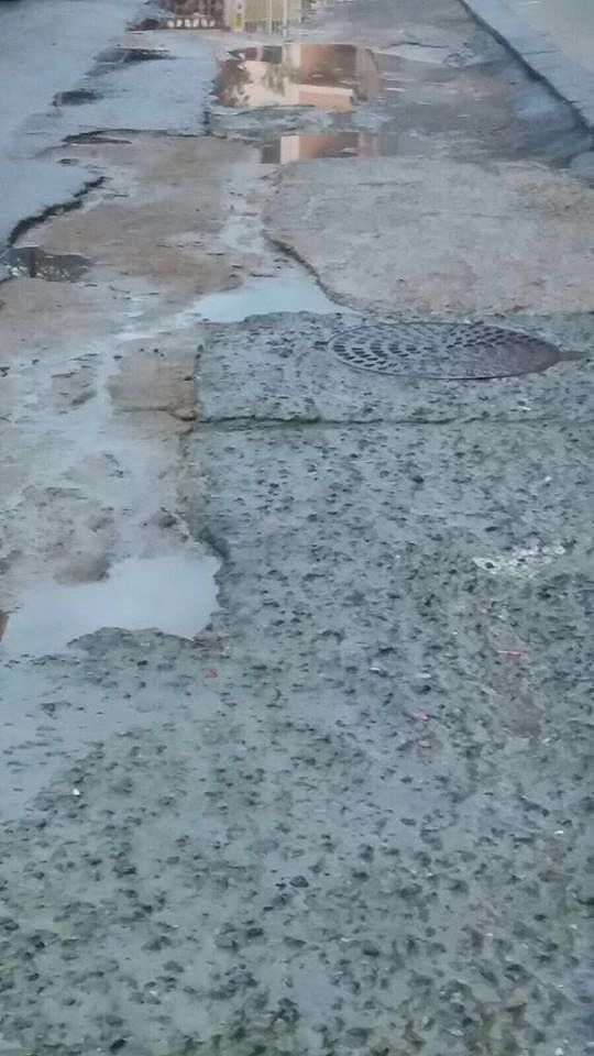 Iglesias, la rabbia in via Marras: “Ora basta, asfaltateci la strada”