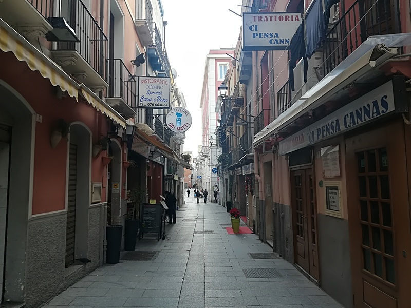 Cagliari, alla Marina cenoni di San Silvestro in calo: pochi ristoranti aperti il 31