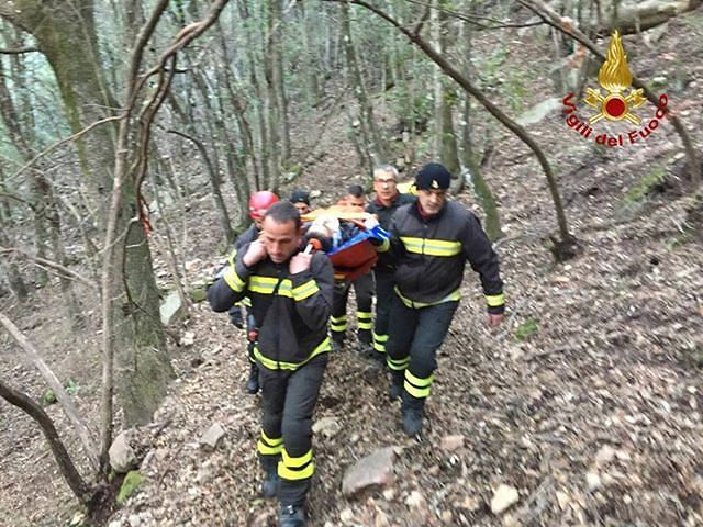 Burcei, l’sos di una coppia salva il fotografo naturalista che urlava dentro il dirupo