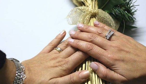 Coronato il sogno d’amore di fine anno: due donne si sposano a 80 anni