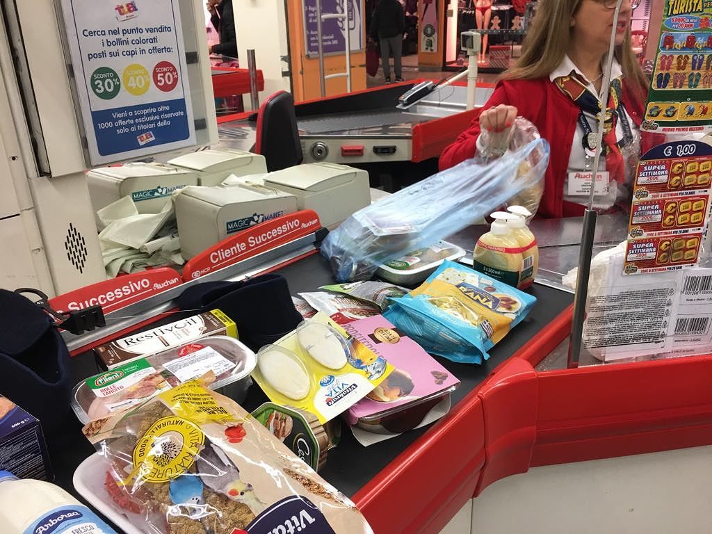 Cagliari, la rivoluzione dei sacchetti: dal 2018 pagheremo la svolta ecologica