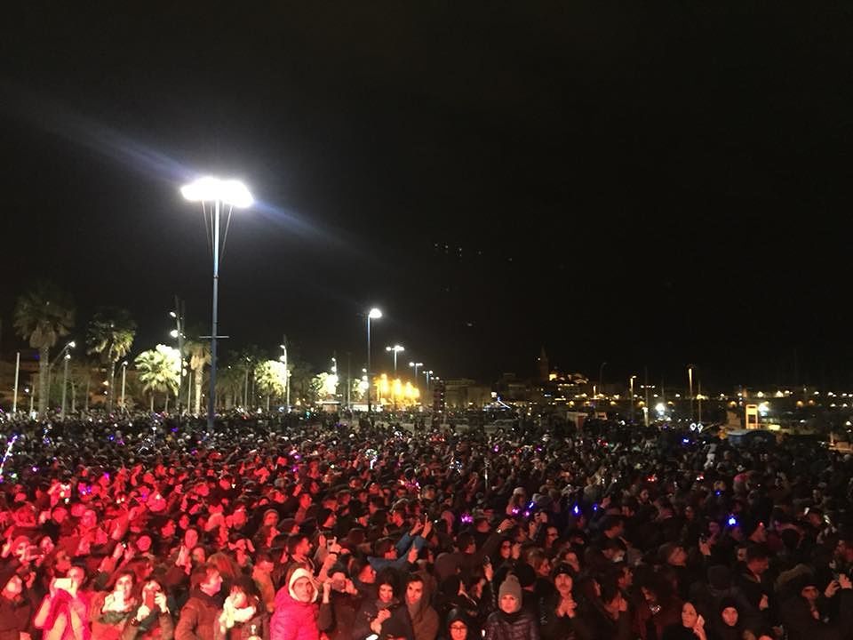 Alghero, grande successo dello spettacolo al porto con Ofenbach, Samuel e i fuochi d’artificio