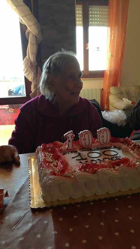 Cagliari, la prima nuova centenaria del 2018: grande festa nel quartiere di Sant’Elia