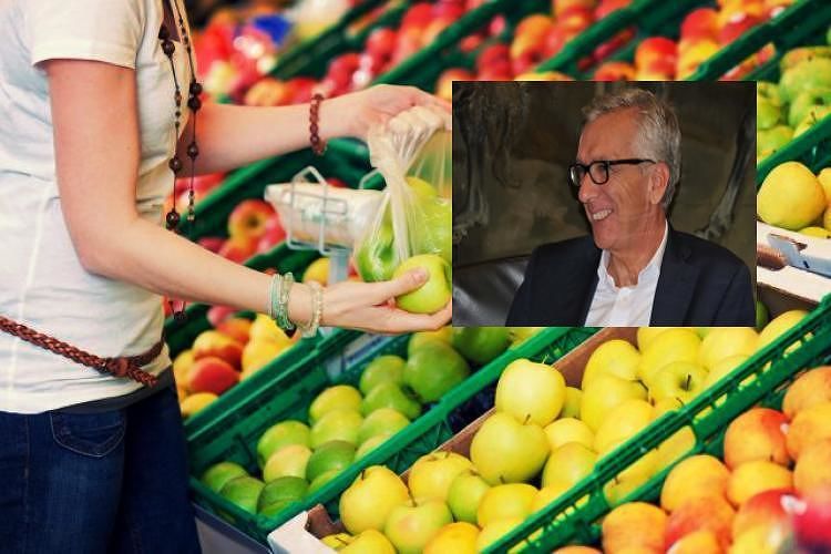 Sacchetti a pagamento nei market, Pigliaru esulta: “Tassa giusta”