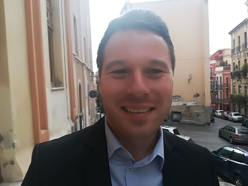 Mikhail, da Orsha a Cagliari: “Felice di fare il barista nella città del sole”