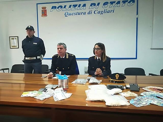 Cagliari, fiumi di droga in viaggio da via Castelli alla Marina: movida-spaccio, 15 arresti (VIDEO)