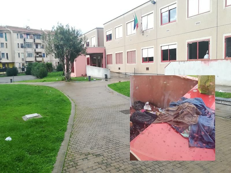 Cagliari, senzatetto “rifugiati” nel cortile dell’Alberghiero. E gli studenti restano a casa