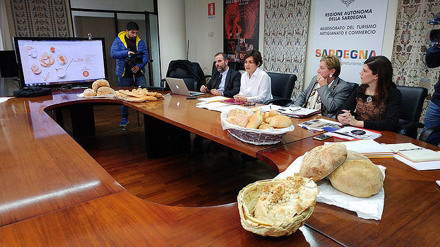 Cagliari, ecco il nuovo pane fresco sardo: nasce il marchio new style
